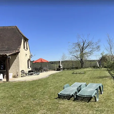 Maison Pour 6 Avec Piscine Et Grand Jardin Holiday home *