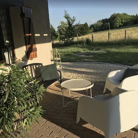 Holiday home Maison Pour 6 Avec Piscine Et Grand Jardin *